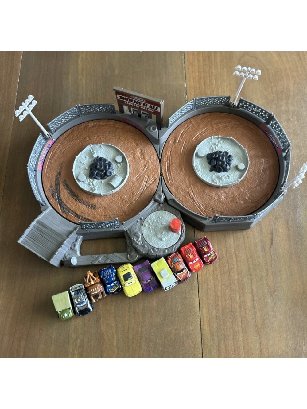 Disney Pixar Cars Mini Racers Crank & Crash Derby Playset 2016 2017